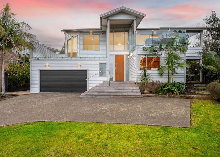  at 27 Lagoon Way, West Harbour, Auckland