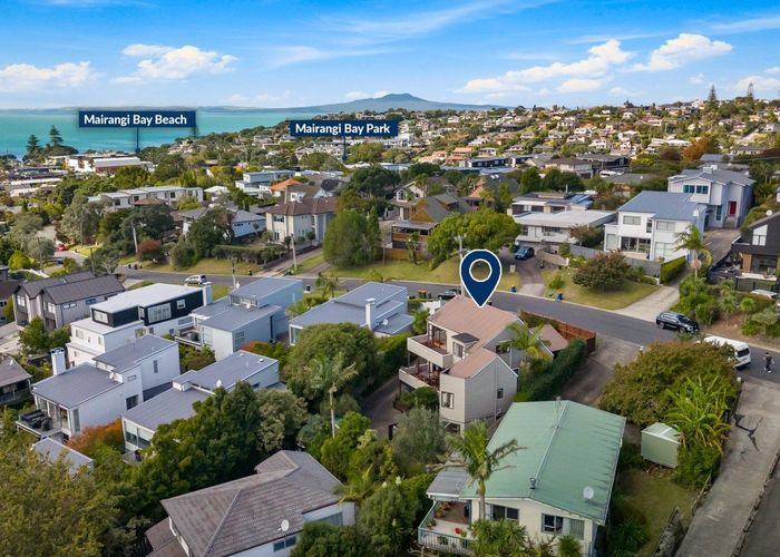  at 33 Penzance Road, Mairangi Bay, North Shore City, Auckland