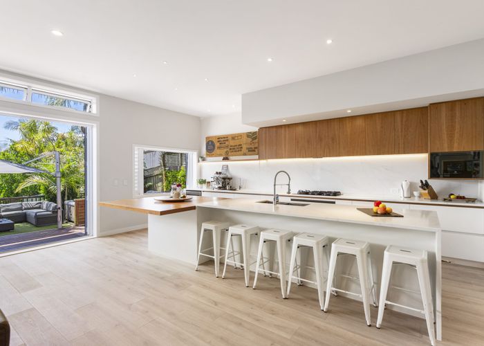  at 16 Braemar Road, Rothesay Bay, North Shore City, Auckland
