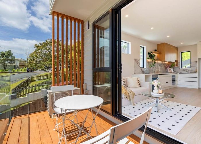  at 1/10 Alexander Avenue, Torbay, Auckland