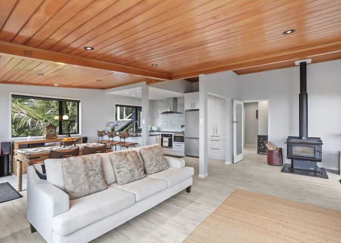  at 19 Cascade Avenue, Waiatarua, Auckland