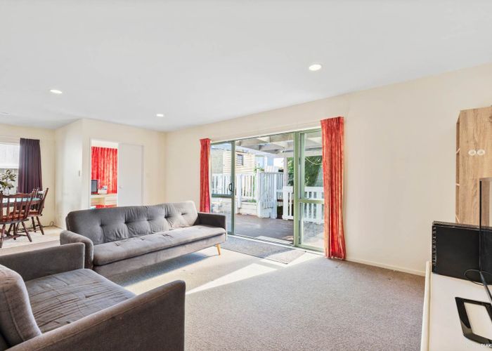  at 2/23 Ludlow Terrace, Totara Vale, North Shore City, Auckland