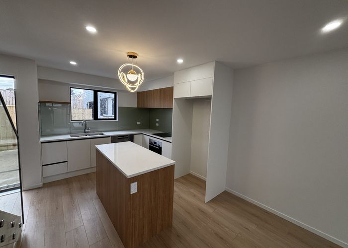  at 2/1 O'Connell Street, Manurewa, Manukau City, Auckland