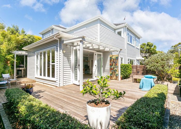  at 51 Cockayne Road, Khandallah, Wellington