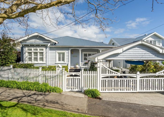  at 15 North Avenue, Narrow Neck, Auckland