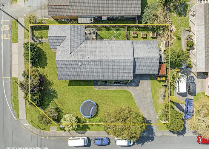  at 3 Rathgar Road, Henderson, Auckland