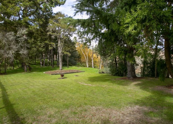  at 979 River Road, Broadlands