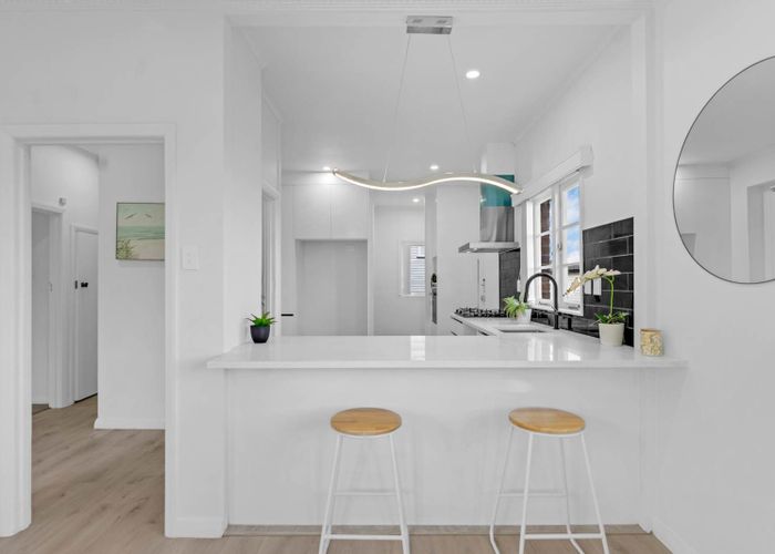  at 28 Hillcrest Road, Papatoetoe, Auckland