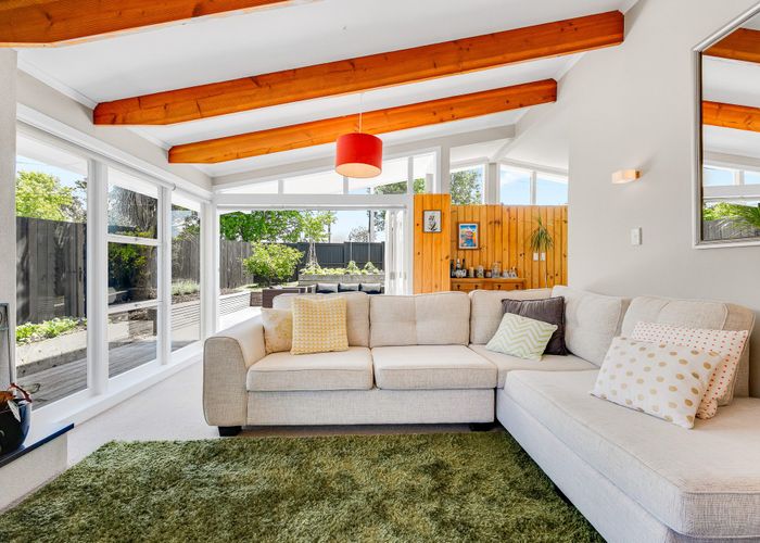  at 6 Valley View Road, Glenfield, North Shore City, Auckland