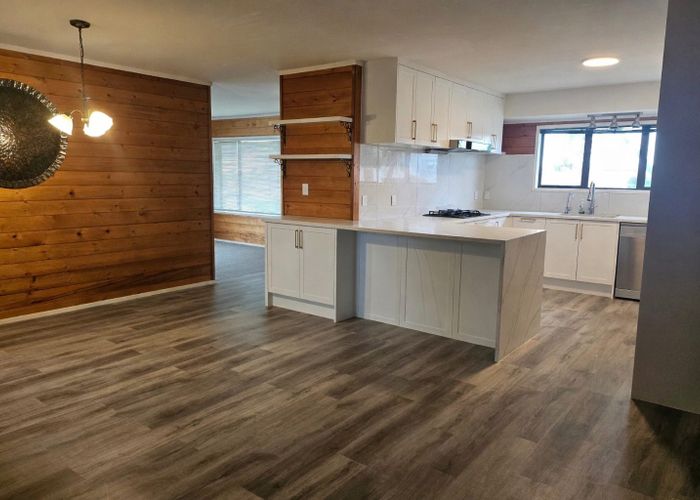  at 42 Westpark Drive, West Harbour, Waitakere City, Auckland