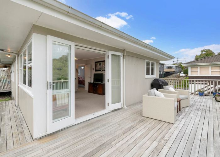  at 1&2/6 Elliott Avenue, Bayview, North Shore City, Auckland