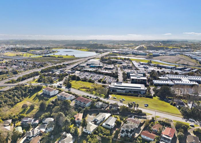  at 229D Sunset Road, Sunnynook, North Shore City, Auckland