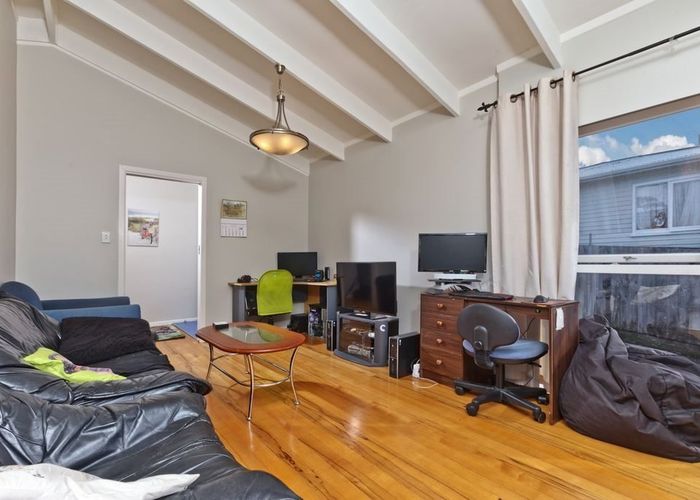  at 74 Eskdale Road, Birkdale, North Shore City, Auckland