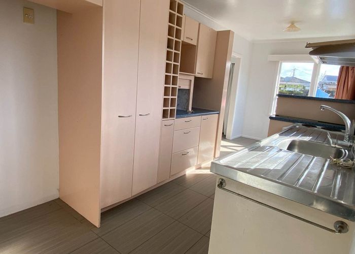  at Upstairs/70 Angelo Avenue, Howick, Manukau City, Auckland