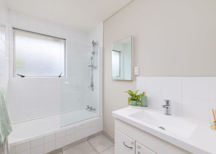  at 2/17 Seddon Street, Sydenham, Christchurch