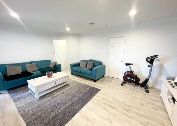  at 2/30 Kimber Hall Avenue, Mount Roskill, Auckland City, Auckland