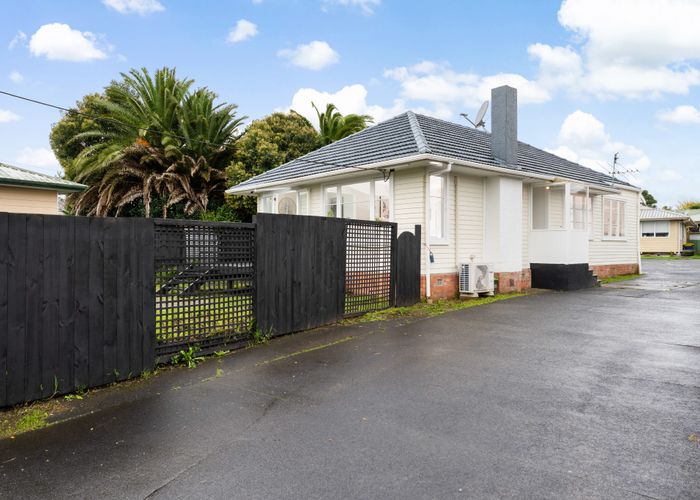  at 4  Kirrie Avenue, Te Atatu South, Waitakere City, Auckland