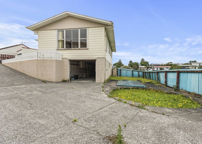  at 8 Kelvin Place, Westown, New Plymouth, Taranaki