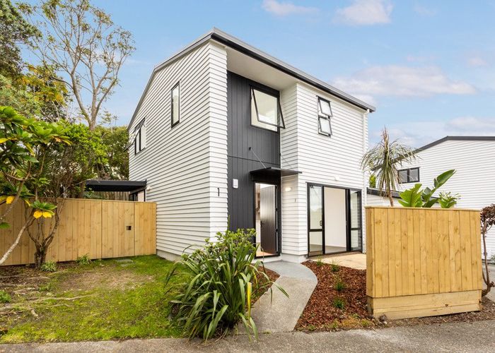  at 1/69 Target Road, Totara Vale, North Shore City, Auckland
