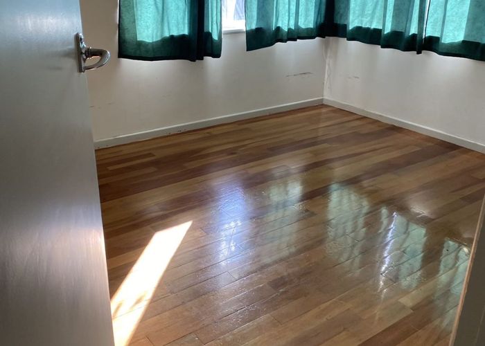  at 36 Fairdene Ave., Henderson, Waitakere City, Auckland