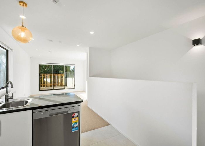  at 29/18 Hewlett Road, Massey, Waitakere City, Auckland