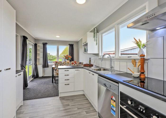  at 24 Deal Crescent, Flaxmere, Hastings
