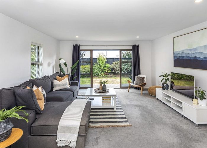  at 2/73 Winchester Street, Merivale, Christchurch City, Canterbury