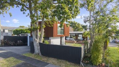 at 98 Ferry Parade, Herald Island, Auckland