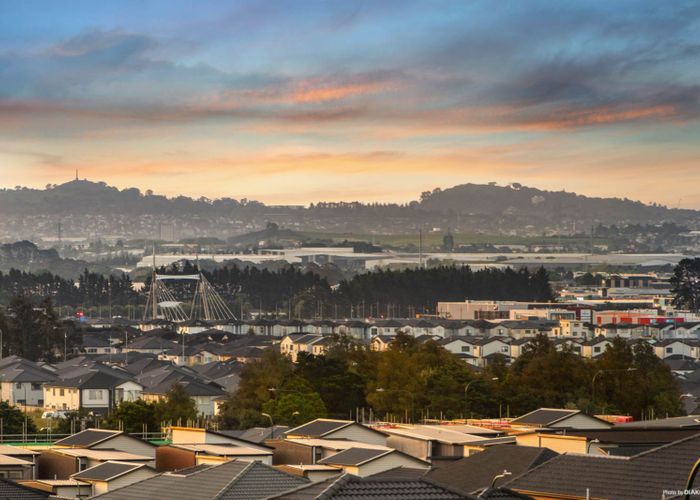  at 29 Paripari ST, Flat BUsh, Auckland