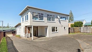  at 162 White Swan Road, Mount Roskill, Auckland