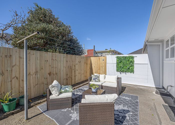  at 1/98 Kenderdine Road, Papatoetoe, Auckland