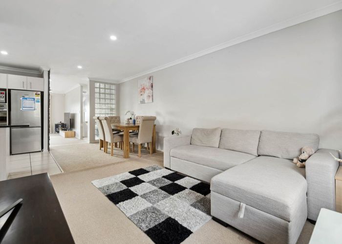  at 19 The Enclave, Totara Heights, Manukau City, Auckland