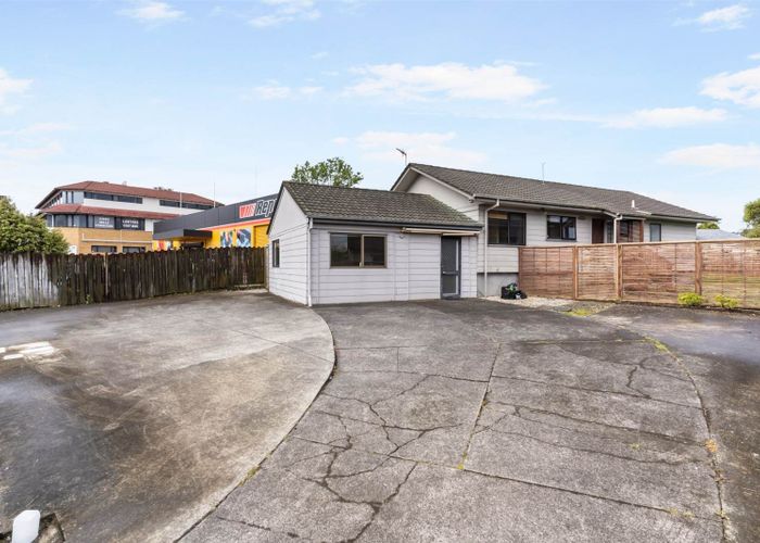 For sale 32 Aviemore Drive, Highland Park, Manukau City, Auckland