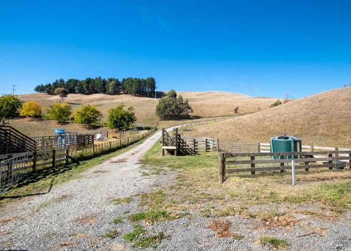  at 727 Valley Road, Raukawa