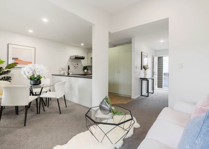  at 4/30 John Jennings Drive, Oteha, Auckland