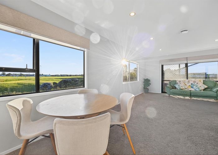  at 70 De Quincey Terrace, Highland Park, Manukau City, Auckland