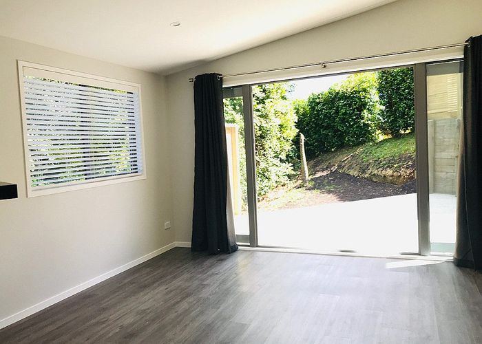  at 8 Paris Place, Birkenhead, North Shore City, Auckland