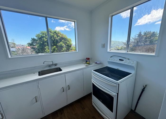  at 11b Chetwode Gr, Newlands, Wellington, Wellington