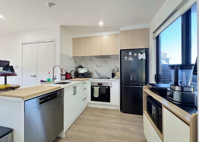  at 1/60 Triangle Road, Massey, Waitakere City, Auckland