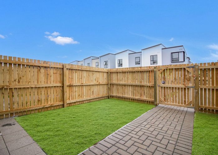  at 4 Aumarire Lane, Favona, Manukau City, Auckland