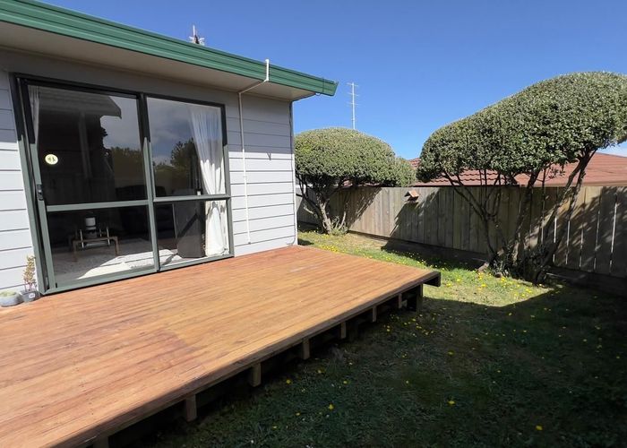  at 8A Kentwood Drive, Woodridge, Wellington, Wellington