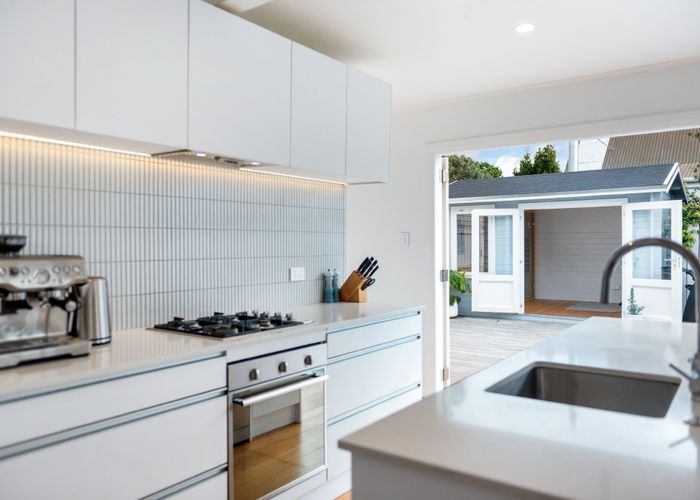  at 5 Roslyn Terrace, Devonport, North Shore City, Auckland