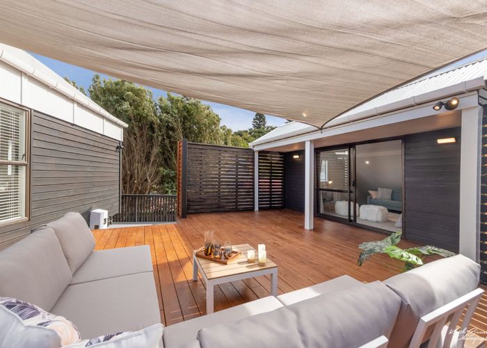  at 2/50 Viewmont Drive, Harbour View, Lower Hutt