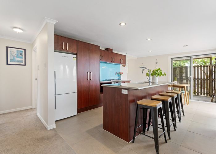  at 24 Kiteroa Terrace, Rothesay Bay, North Shore City, Auckland