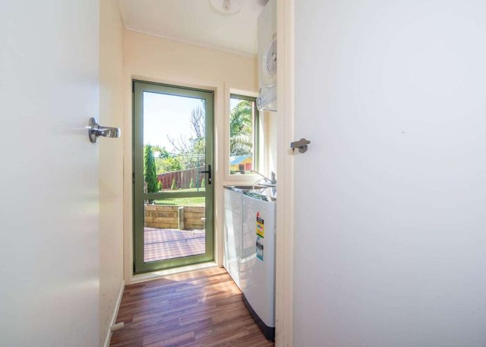  at 10 Ball Pl, Mount Roskill, Auckland City, Auckland