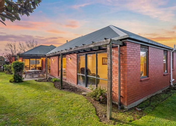  at 4 Amesbury Mews, Avonhead, Christchurch