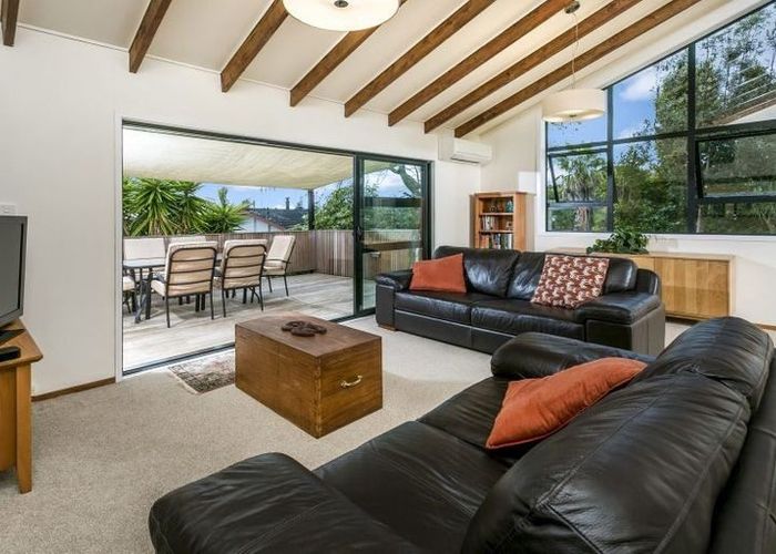  at 6 Serrata Place, Browns Bay, Auckland