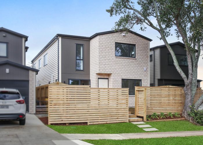  at 38 Borrowdace Avenue, Botany Downs, Manukau City, Auckland