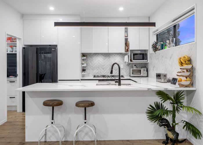  at 193 Wallace Road, Mangere Bridge, Auckland