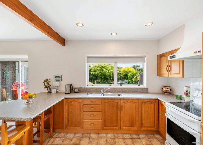  at 10 Serrita Avenue, Sunnyhills, Auckland